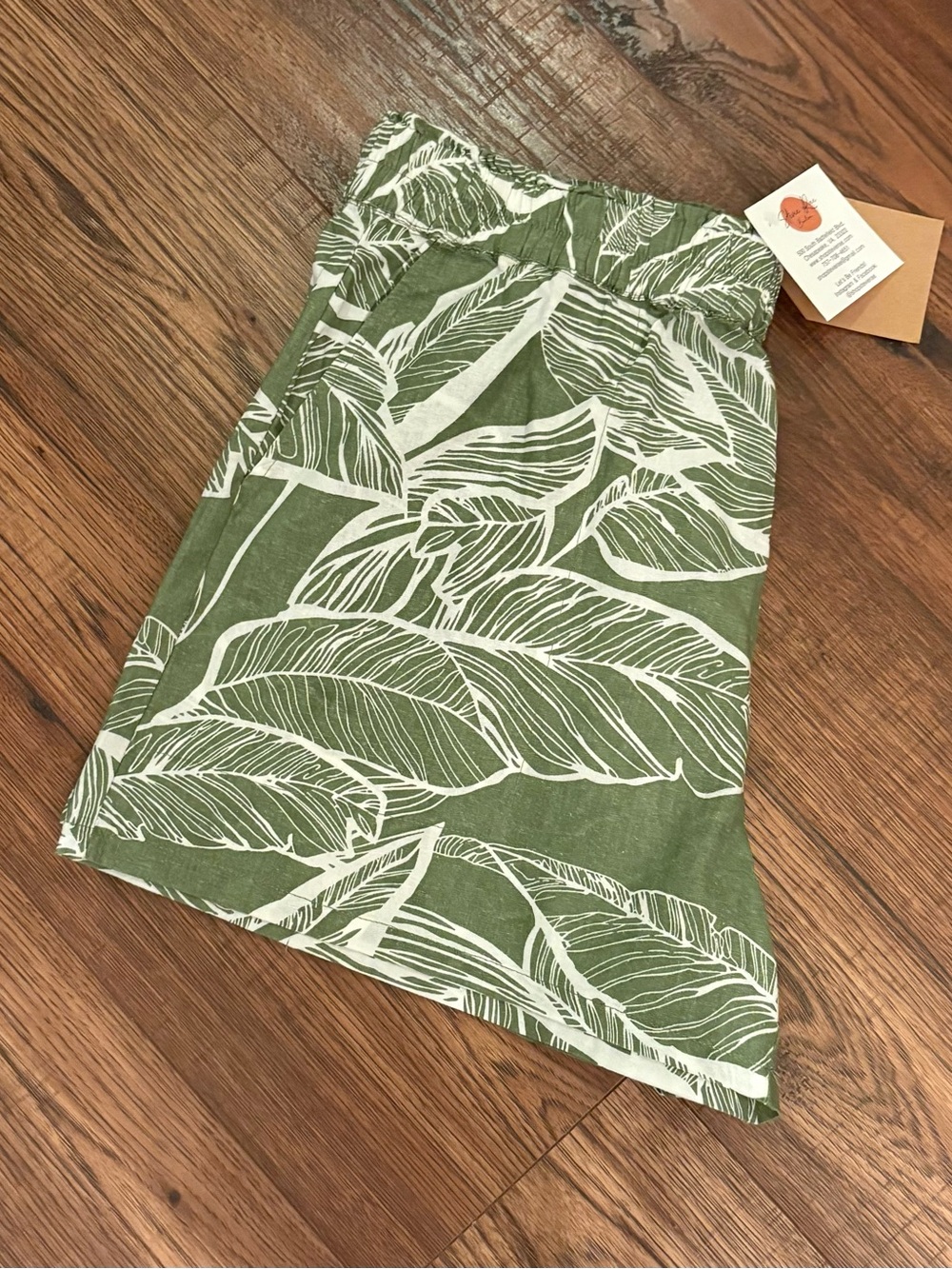 NWT Kori Olive Green Tropical Leaf Shorts Size L